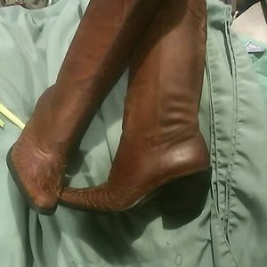Womens size 7 cowboy boot